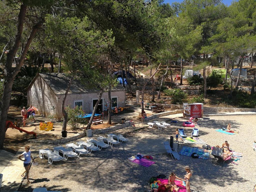 Kamp Vira Mobile Homes Đảo Hvar Ngoại thất bức ảnh