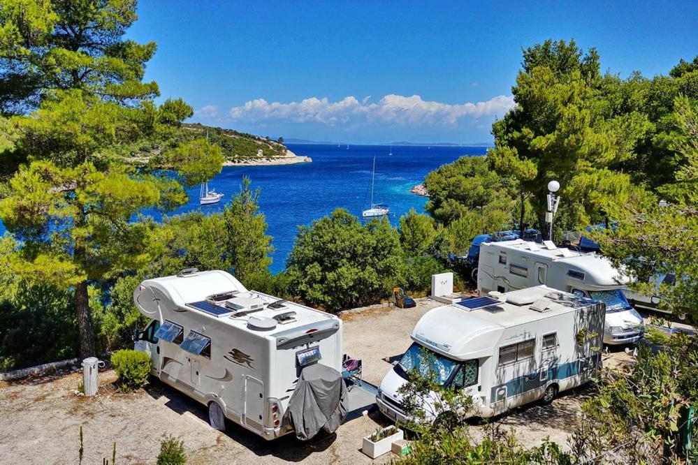Kamp Vira Mobile Homes Đảo Hvar Ngoại thất bức ảnh