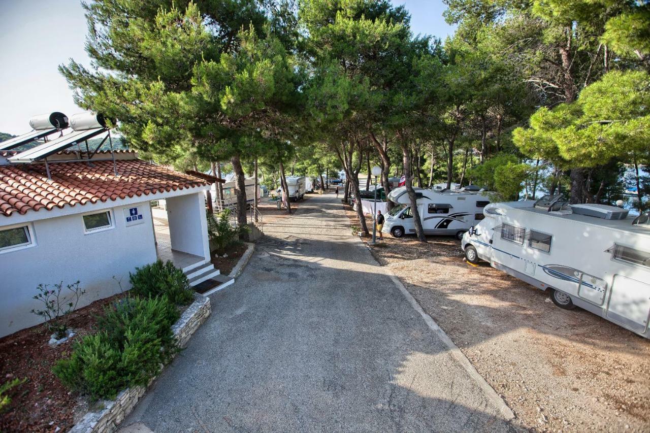 Kamp Vira Mobile Homes Đảo Hvar Ngoại thất bức ảnh