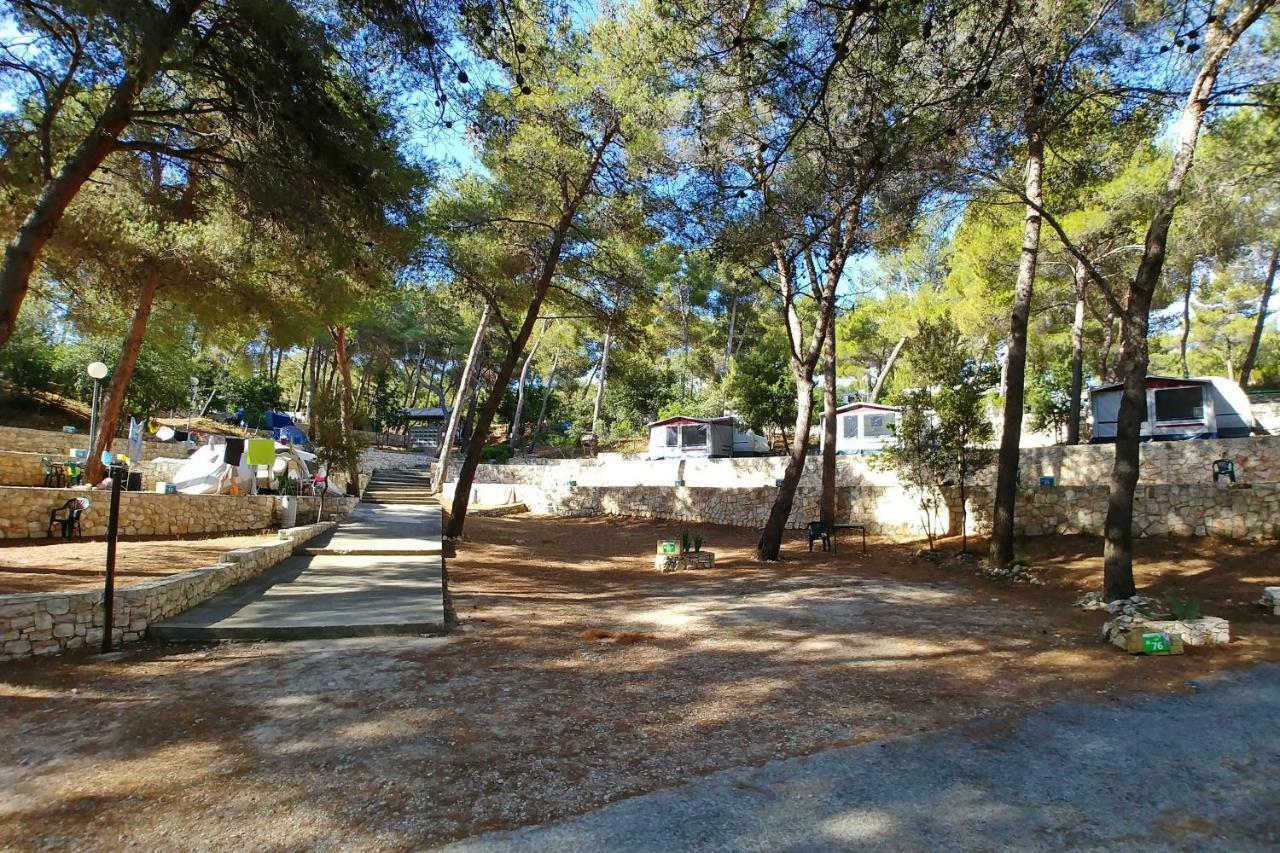 Kamp Vira Mobile Homes Đảo Hvar Ngoại thất bức ảnh