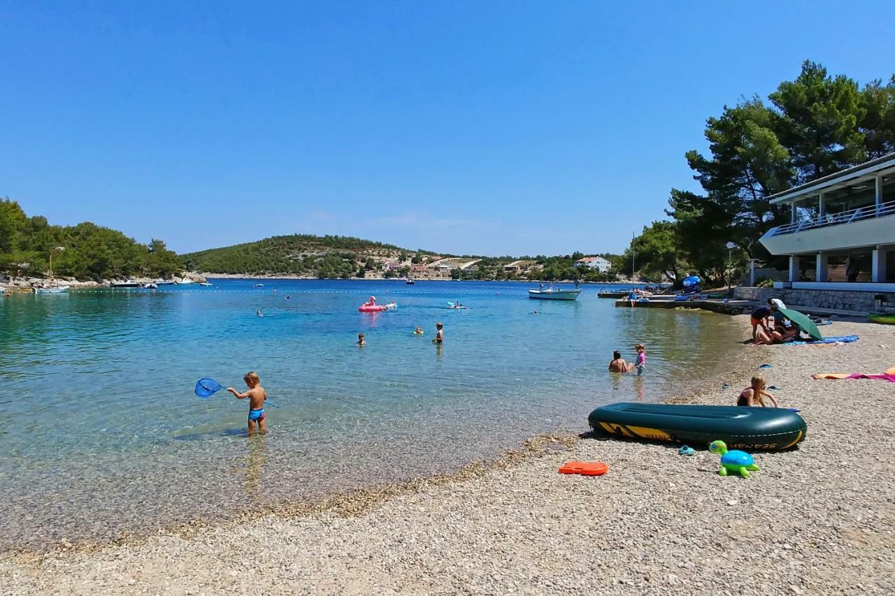 Kamp Vira Mobile Homes Đảo Hvar Ngoại thất bức ảnh